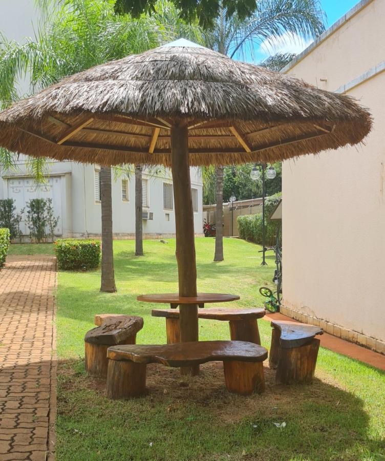 Apartamento aconchegante com estacionamento e wifi 400 mega Ribeirão Preto Exterior foto